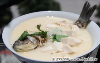 教你动手做奶白没有腥味的鲫鱼汤