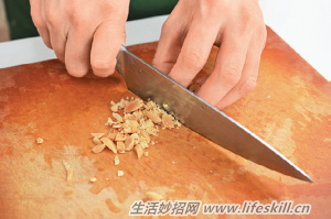解馋小吃鸡丝油面卷