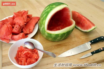 教你做好吃又好玩的“西瓜鲨鱼”果盘
