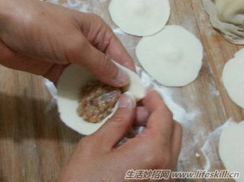 动手捏出漂亮的包子褶