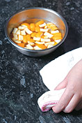 自制清洁剂，安全清洗厨房用具