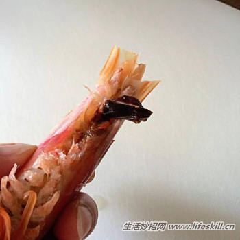 简单两步，将虾收拾得干干净净