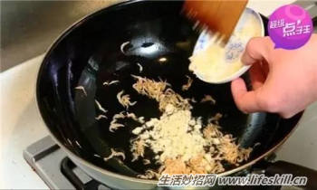 怎样炒韭菜既不出水又能入味？