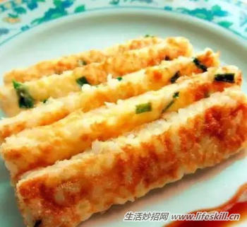巧用剩米饭制作鸡蛋米老头