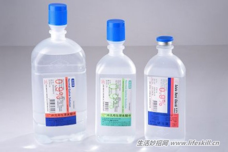 开封很久的生理食盐水还能使用吗？