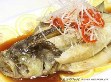 鱼怎么蒸又鲜嫩又没腥味？