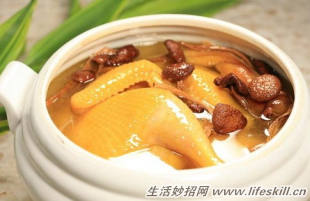 怎样煮出一锅营养又美味的鸡汤？