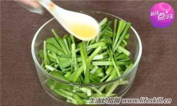 怎样炒韭菜既不出水又能入味？
