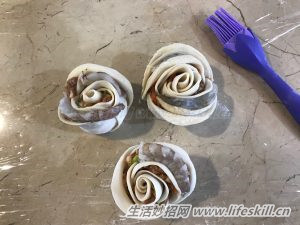 暑期将至，巧做玫瑰花鲜虾饺来犒劳孩子！