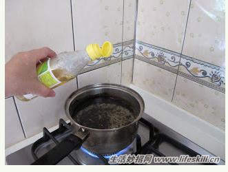 小妙招：烧焦的锅子，快速复原！
