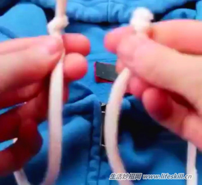卫衣帽绳扯掉了咋装回？用根吸管即可搞定！