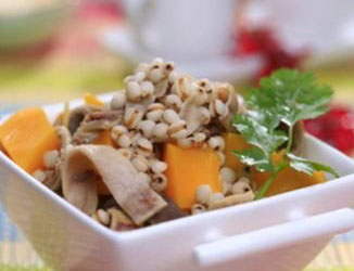 丰胸食谱五味猪肚汤