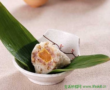 蛋黄肉粽的做法