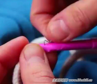 卫衣帽绳扯掉了咋装回？用根吸管即可搞定！
