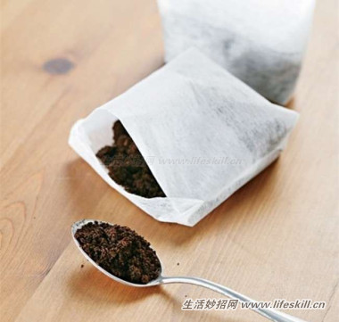车内异味难闻？只要把“这个”放在车里，就能消除~