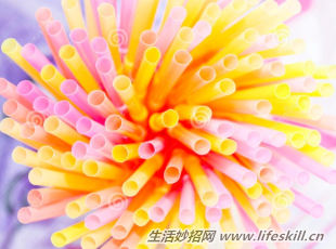 巧用吸管自制小杯刷