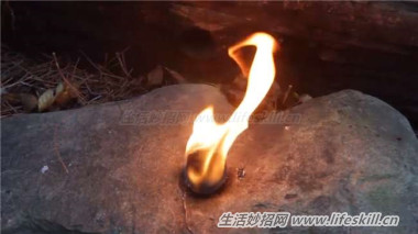 巧把用剩的蜡烛制作野外求生用火种